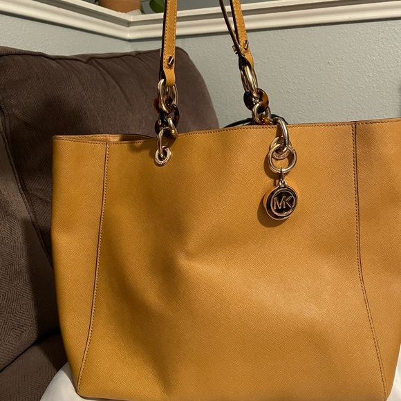 AUTHENTIC Michael Kors Tote - Picture 3 of 10